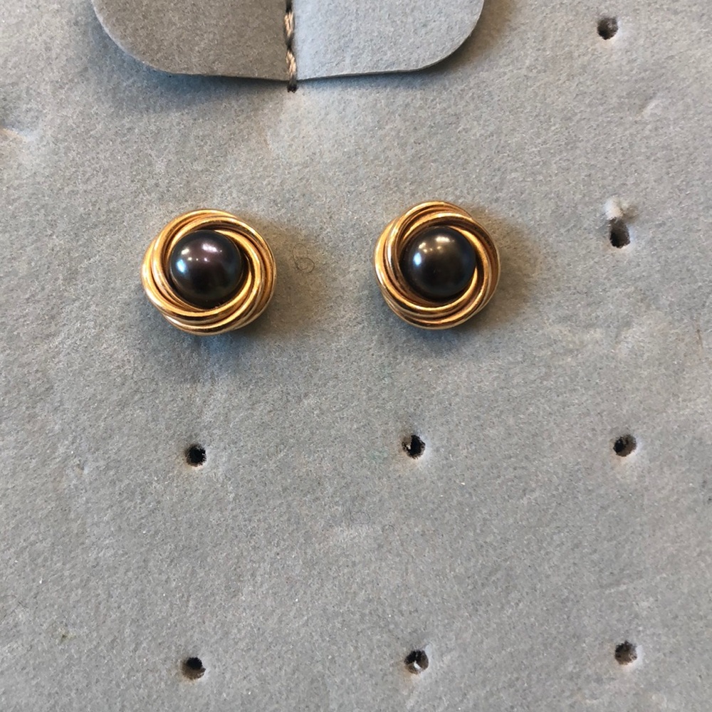 Fresh water black pearl earrings 14K yellow gold